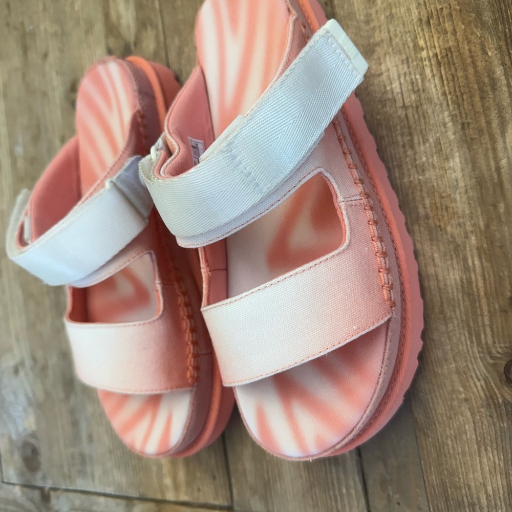 New Goldenstar Glide Platform Sandal (Women) UGG® $130 Size 8.5 & 9 - Picture 4 of 14